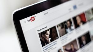 oameni pe care ii urmaresc pe Youtube