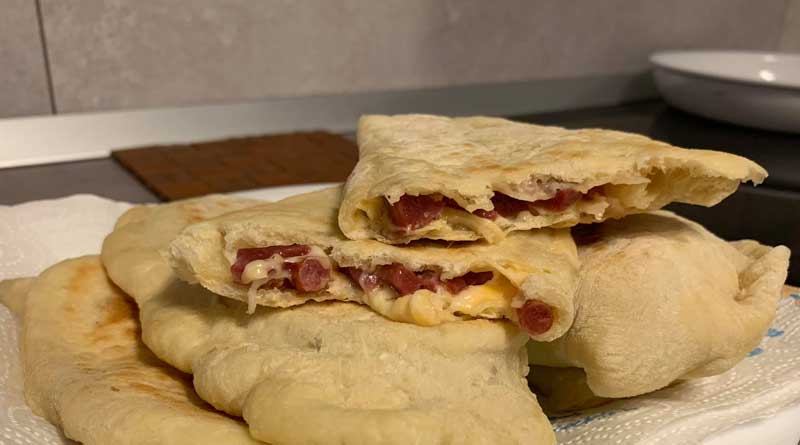 Plăcinte sau turte umplute – cu aluat făcut în casă