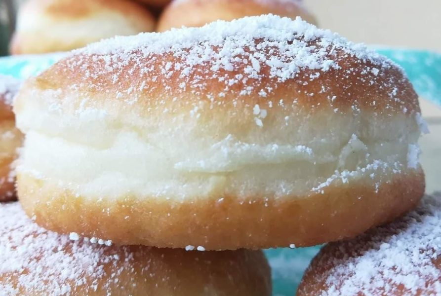 Gogoși pufoase de casă - Rețetă perfectă pentru amatorii de gogoși