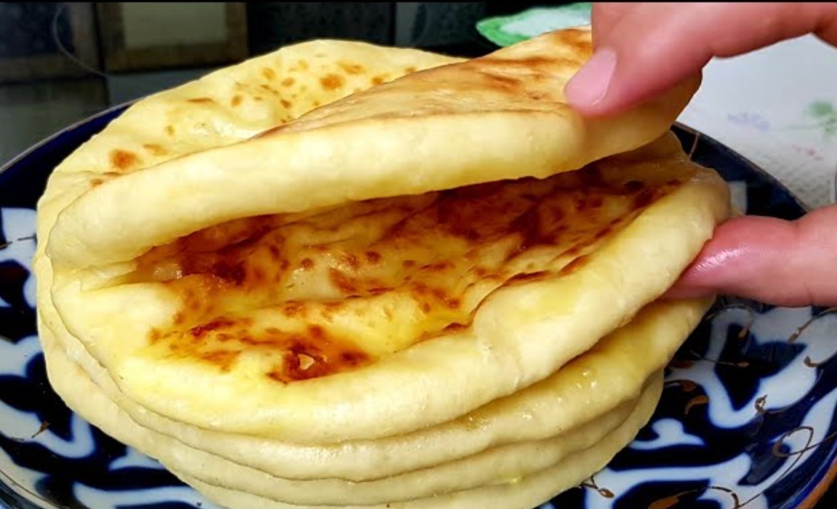Khachapuri – Plăcinte subțiri la tigaie
