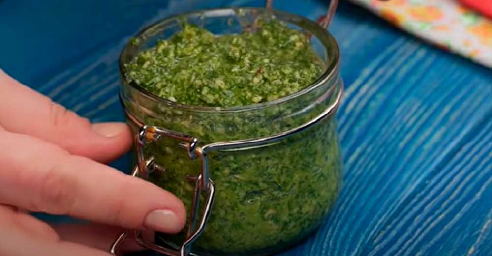Pesto de mărar cu lămâie și ardei iute aromă ușor picantă