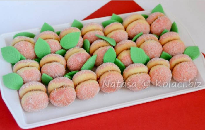 Piersici cu gem - o rețetă simplă și ușoară