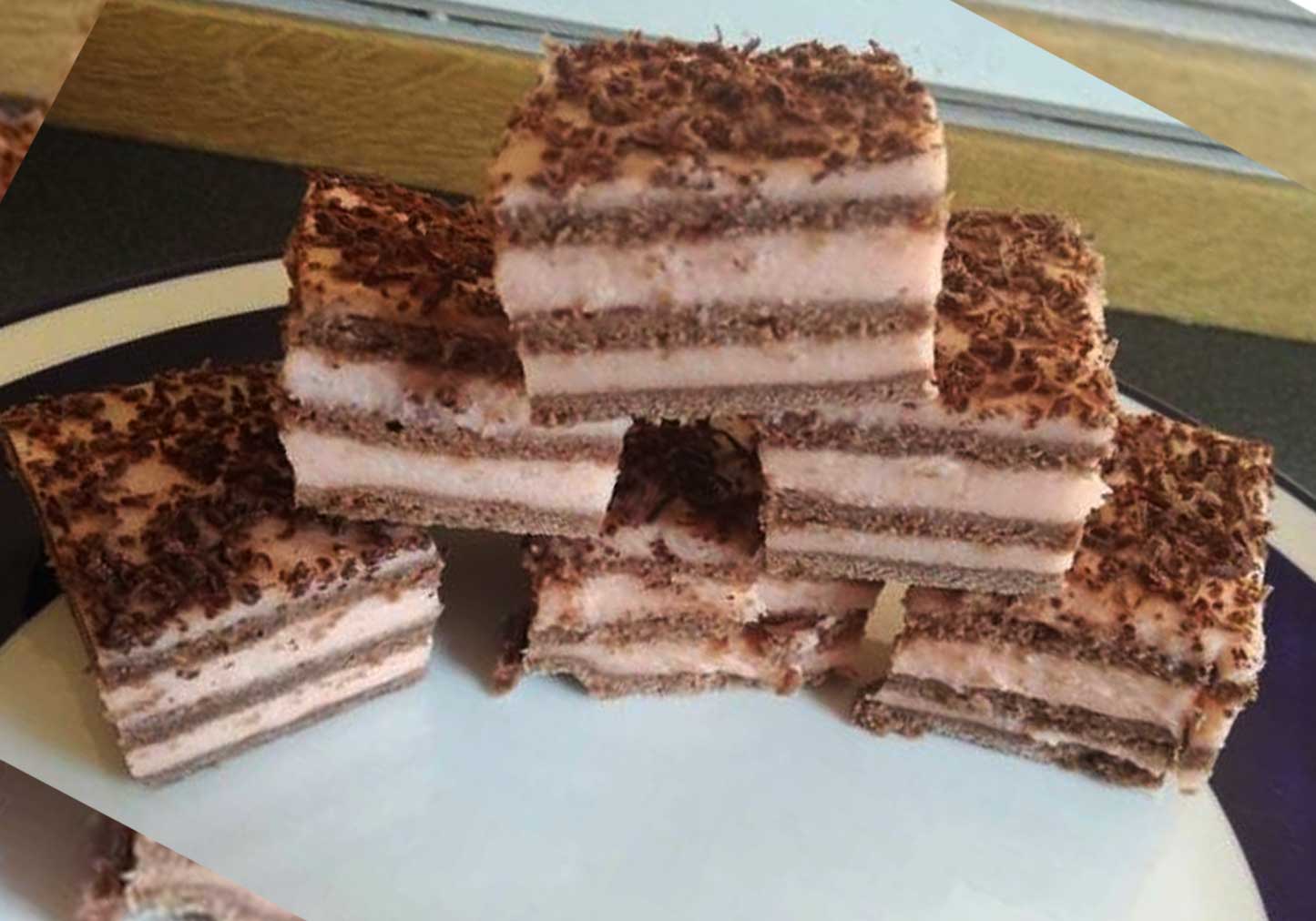 Prăjitură Flamingo - un desert delicios cu miere de albine și cremă de budincă