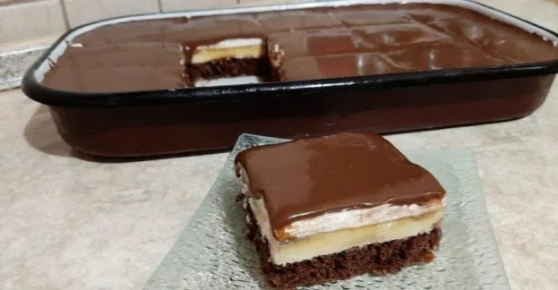 Prăjitură la tavă cu banane și ciocolată - Simplă