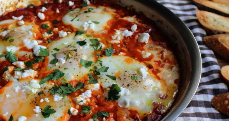 Rețetă Shakshuka - Un MIC DEJUN Delicios cu OUĂ