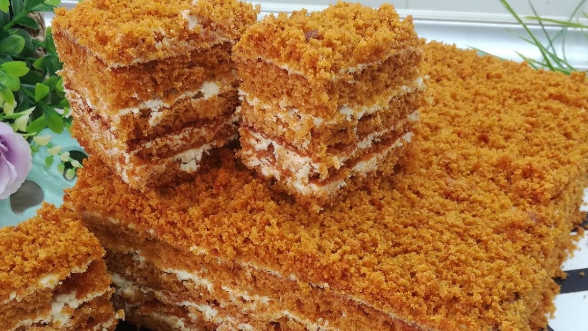 Tort pufos și cremos