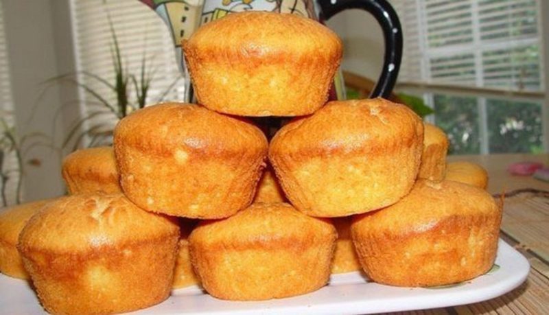 Brioșe umplute cu brânză dulce de vaci. Delicioase și sănătoase