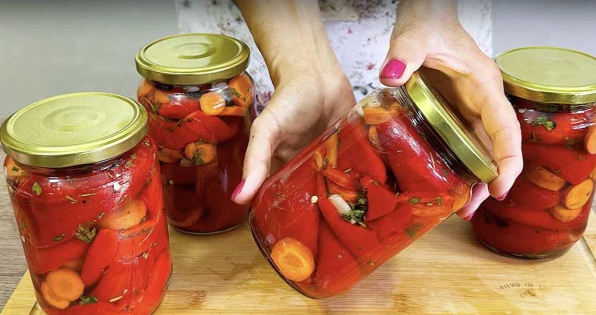 Această conservă de ardei cu usturoi pentru iarnă o prepar de 10 ani! 50 de borcane sunt prea puține pentru mine!