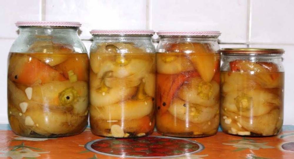 Ardei grași prăjiți și murați în oțet cu usturoi - sunt aromați și picanți