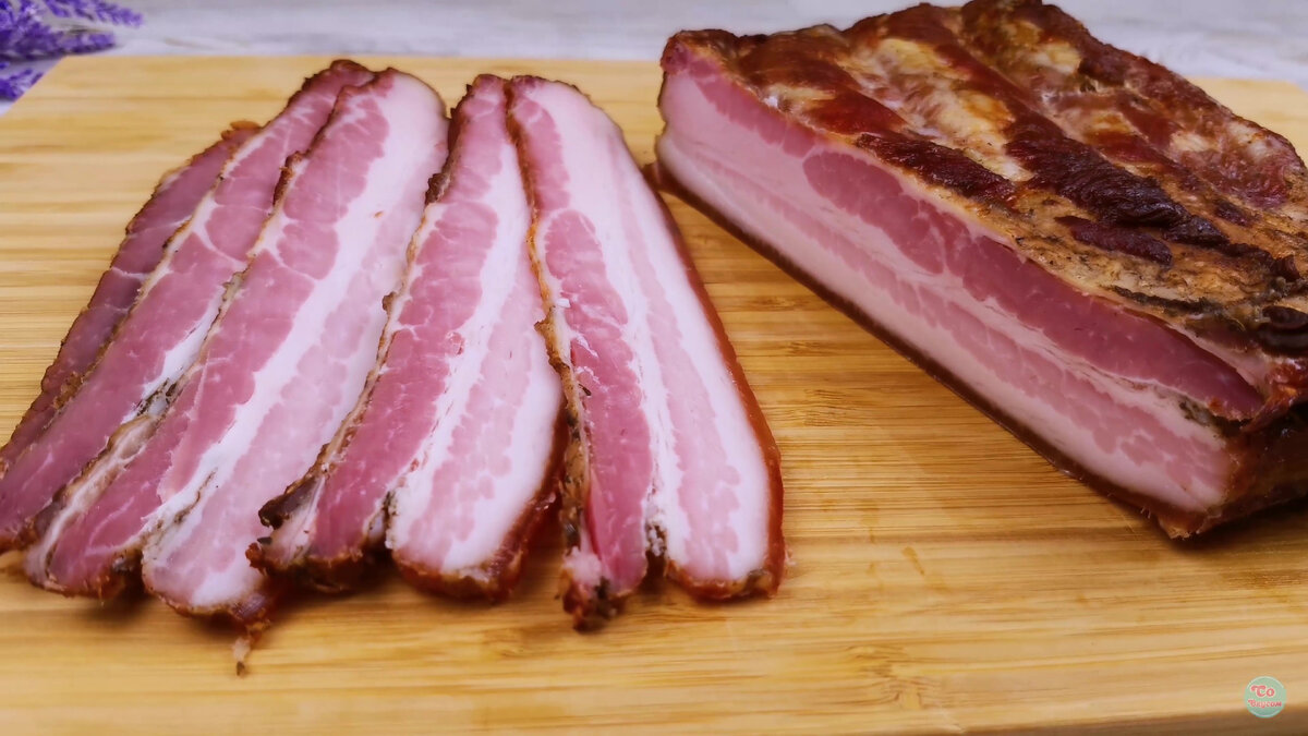 Rețetă de bacon făcut acasă: cu puțină răbdare totul va ieși perfect!