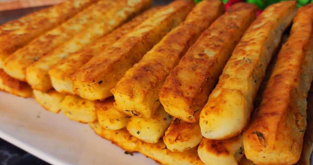 Batoane delicioase de cașcaval cu doar câteva ingrediente: crocante la exterior și pufoase la interior