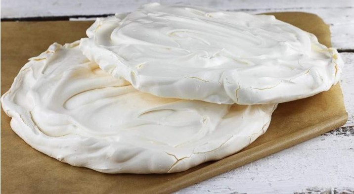 Blat de bezea pentru torturi și prăjituri - aceasta este cea mai simplă rețetă!