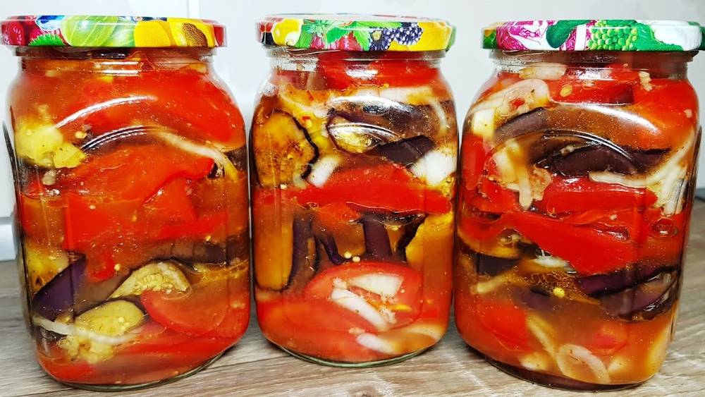 Vinete cu roșii și ardei la borcan - o rețetă delicioasă