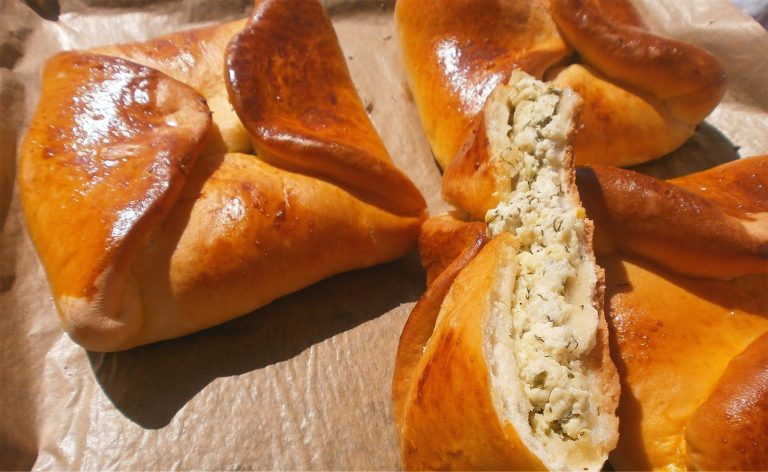 Brânzoaice sărate - Poale-n brâu cu mărar și ceapă verde