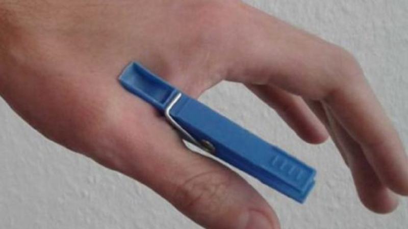 Vecinul meu m-a sfătuit să-mi prind carligul de mână. Iată ce s-a întâmplat