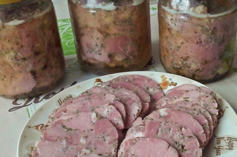 Carne de porc la borcan - Cel mai gustos mod de a păstra carnea. Trebuie să încerci!