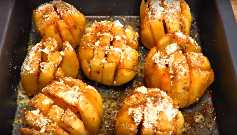 Cartofi cu parmezan