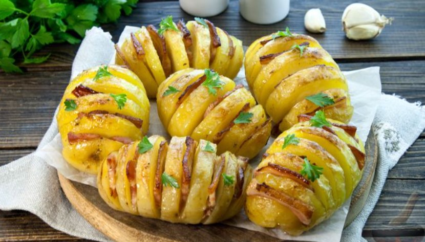 Cartofi copți aromați - O rețetă pentru orice masă festivă