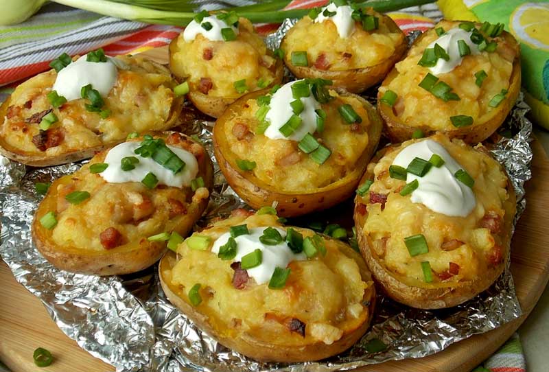 Cartofi umpluți la cuptor - Musafirii vor mai cere o porție