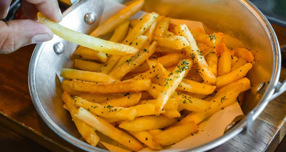 Gătiți acasă acești cartofi pai – Fără ulei și fără efecte nocive pentru organism