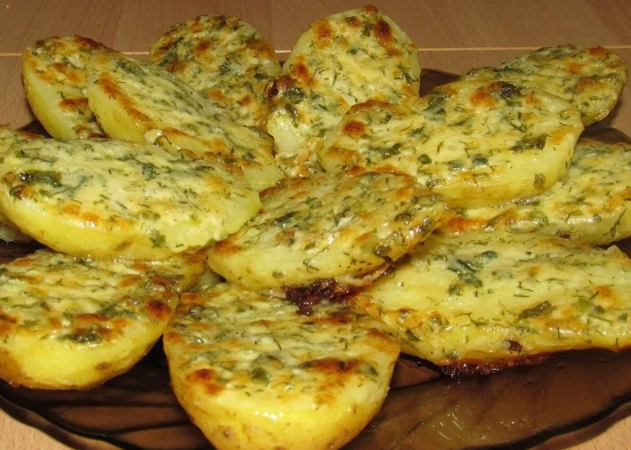 Cartofi cu unt și usturoi - O rețetă pe care oricine trebuie să o încerce