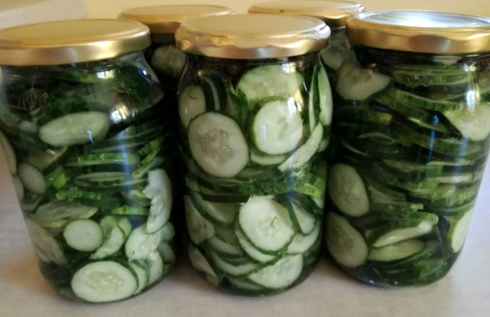 Castraveți feliați la borcan. Folosesc această rețetă în fiecare an.