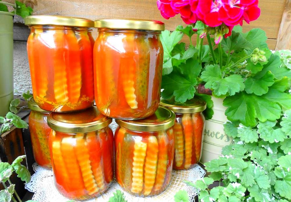 Castraveți crocanți în sos de roșii - perfecți pentru iarnă