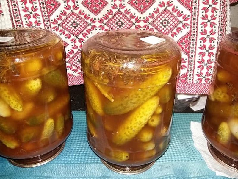 Castraveți în sos de roșii pentru iarnă - sunt incredibil de delicioși