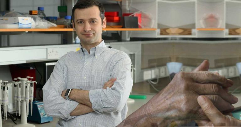 Un cercetător ROMÂN a Făcut o Descoperire: MEDICAMENTUL ce poate SCHIMBA VIAȚA Bolnavilor de Parkison