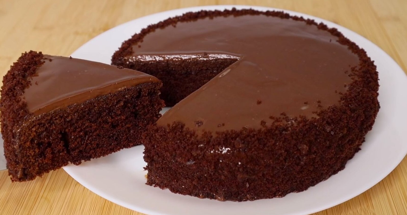 Prăjitură aerată cu ciocolată - O prăjitură pufoasă și gustoasă