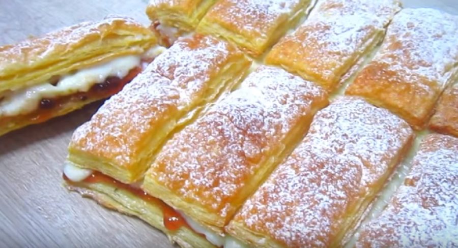 Prăjitură delicioasă din aluat foietaj: umpluta cu gemul preferat