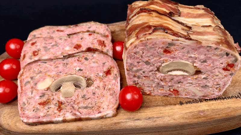 Chec de carne cu legume și ciuperci