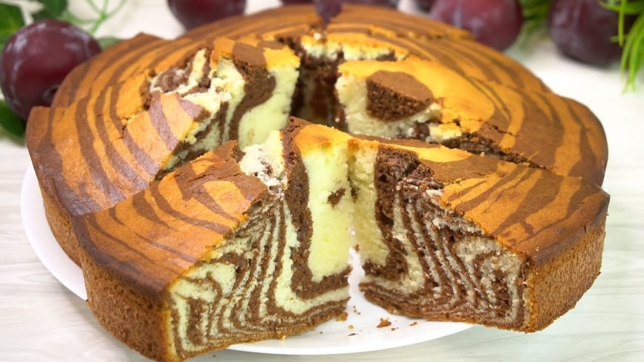 Vrei ză încerci un chec cu totul deosebit? Încearcă checul zebra - O prăjitură pufoasă ce te dă pe spate!