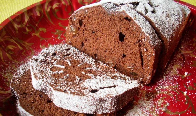 Chec cu stafide și ciocolată - Un dulce pufos de care nu te mai saturi