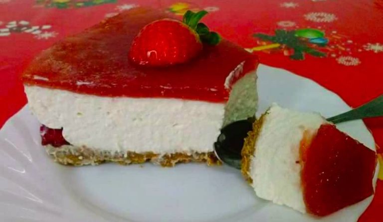 Cheesecake de capșune - Prajitură senzațională fară coacere. Vezi rețeta completă