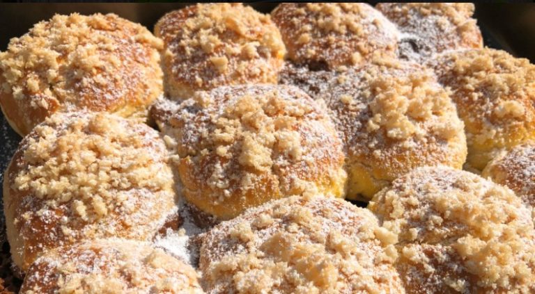 Chifle delicioase cu lapte condensat. Te vei îndrăgosti imediat de ele