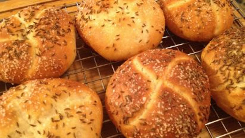 Chifle fără drojdie. Se prepară cu praf de copt