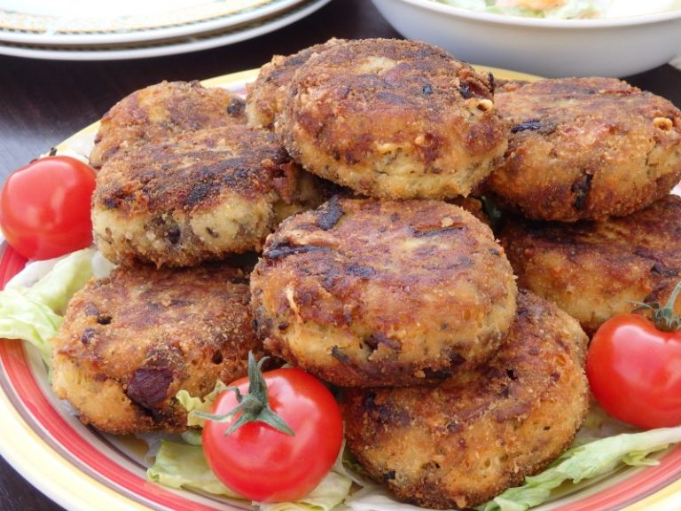 Chiftele de cartofi cu ciuperci și cașcaval - Aperitivul meu preferat. Se fac atât de ușor!