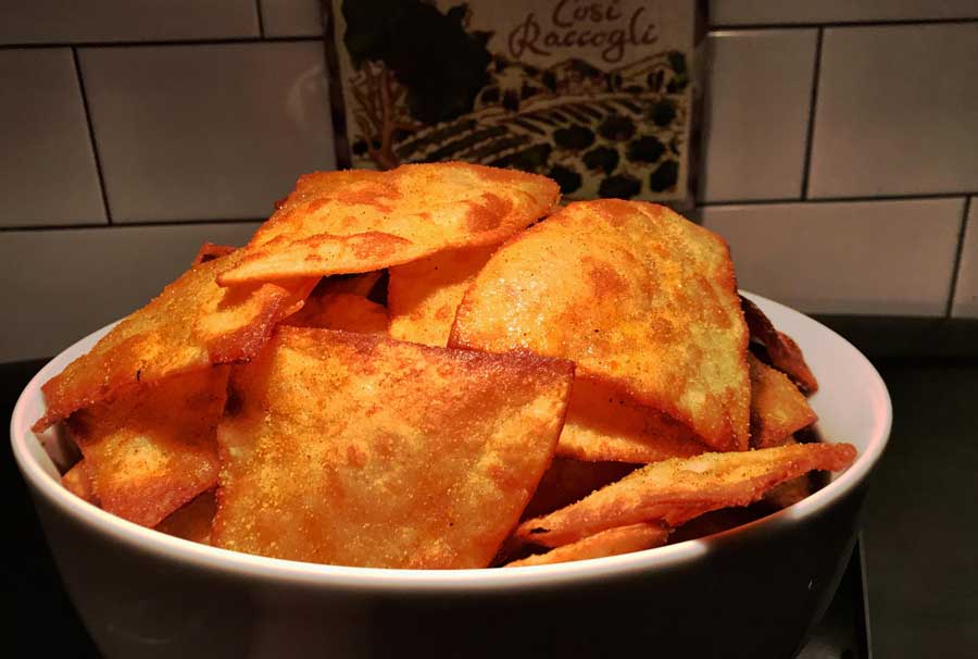 Chips-uri de Casă cu Mălai - bunica le făcea răzând ceaunul dupa ce făcea mămăliga