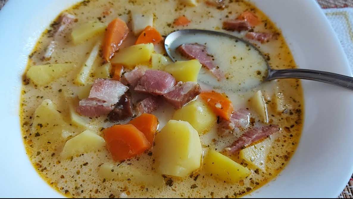 Ciorba de cartofi cu afumătură - Rețetă tradițională ardelenească
