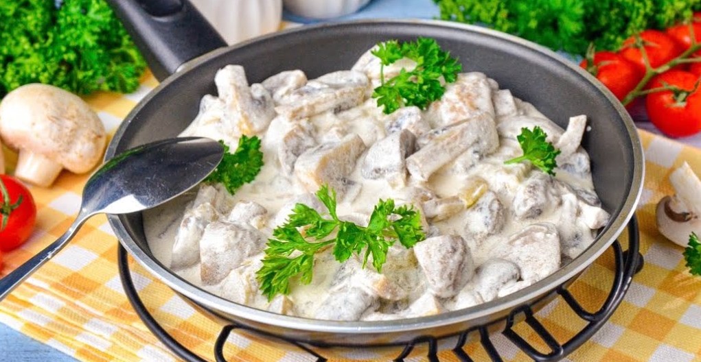 Ciulama de ciuperci – Rețetă de Post. Rapidă și foarte gustoasă