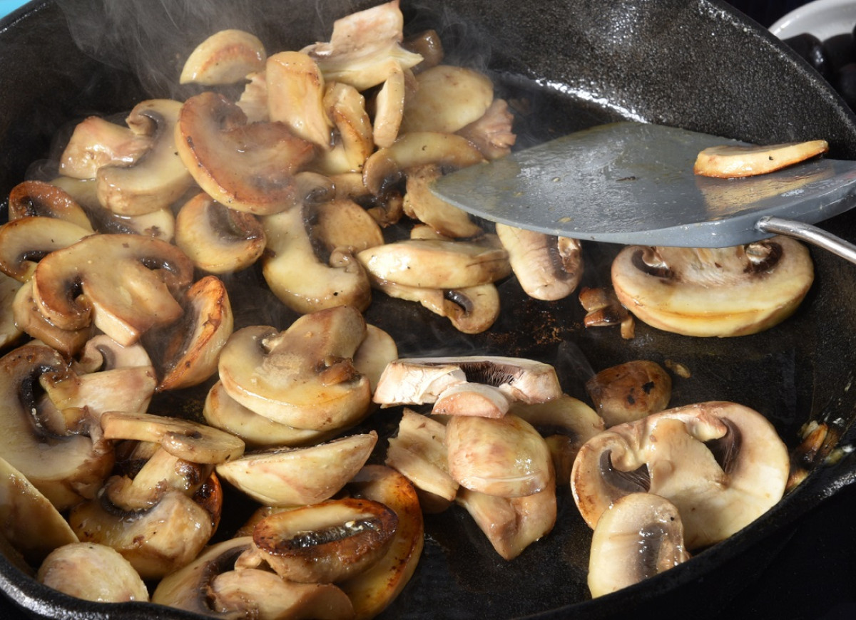 Ciupercuțe la tigaie - Rețetă Simplă