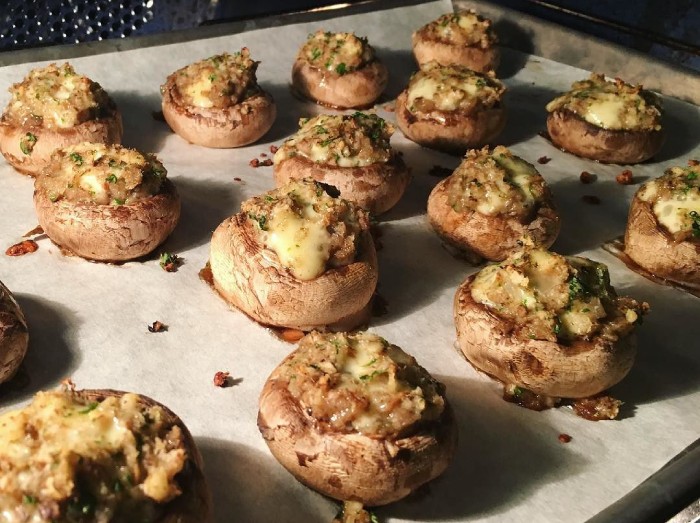 Ciupercuțe umplute cu cașcaval și bacon - Cel mai gustos aperitiv din ciupercuțe