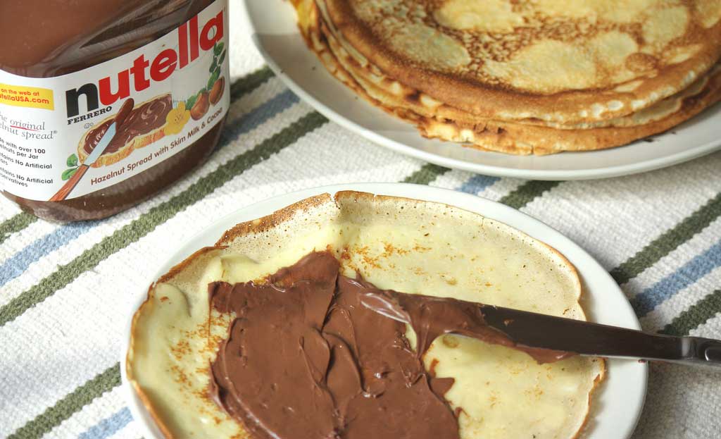 Secretul clătitelor care nu se lipesc - sigur nu știai ce trebuie să adaugi ca să nu se lipească deloc!