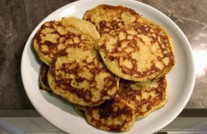 Rețetă simplă de clătite cu banane și coacăze - Orice gospodină trebuie să încerce această rețetă!