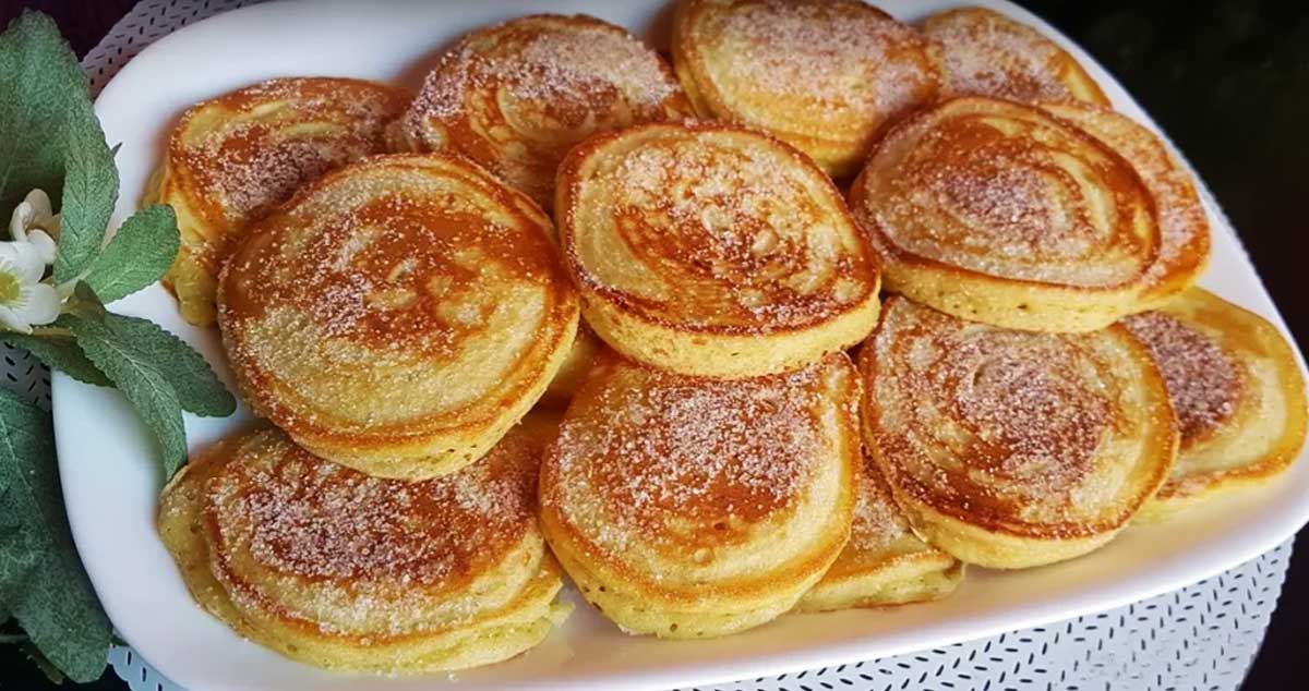 Clătite pufoase cu iaurt și aromă de portocală: Gata în 5 minute!