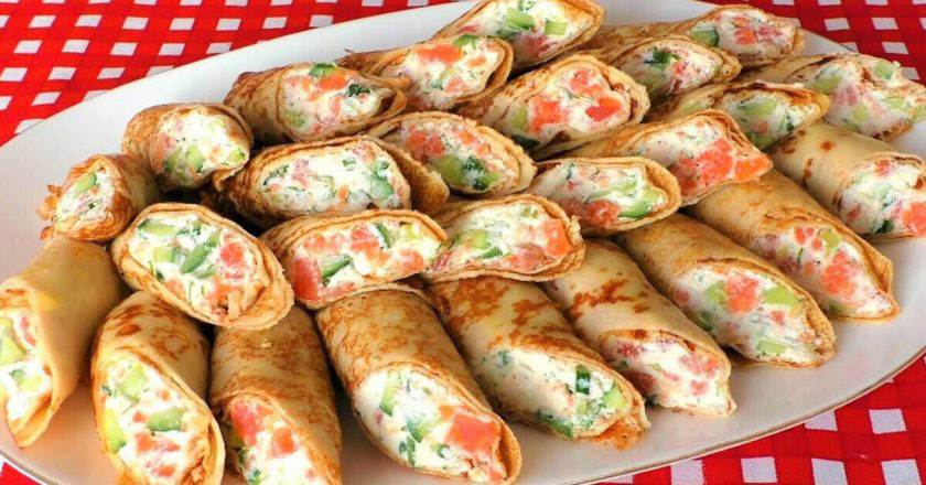 Clătite aperitiv cu brânză și somon: foarte pufoase și moi