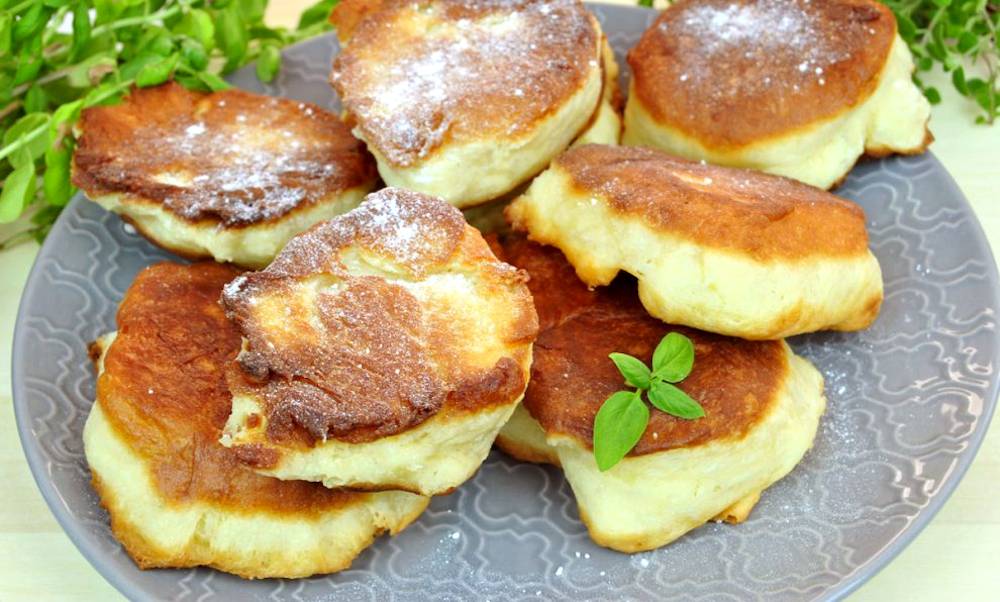 Clătite cu drojdie. Nu ai nevoie de 1 litru de ulei pentru a le prăji.