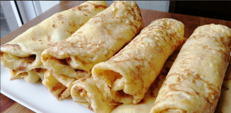 Clătite cu brânză de vaci și budincă de vanilie - moi și delicioase