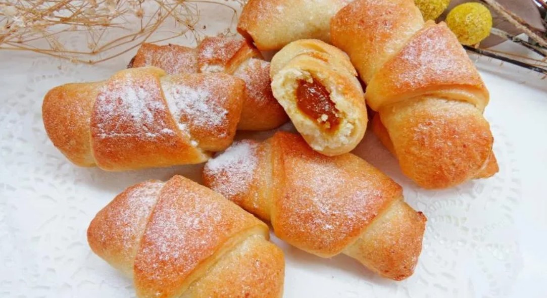 Rețetă de cornulețe cu gem - se topesc în gură